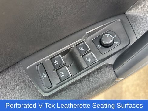 Used 2020 Volkswagen Tiguan SE w/ Panoramic Sunroof Package image 17
