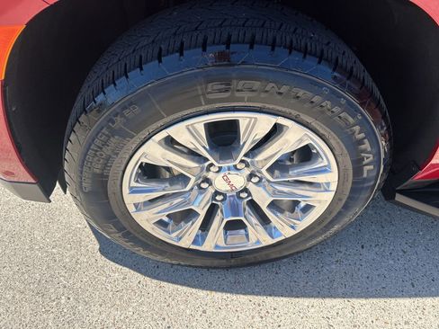 Used 2024 GMC Yukon Denali w/ Advanced Technology Package image 13