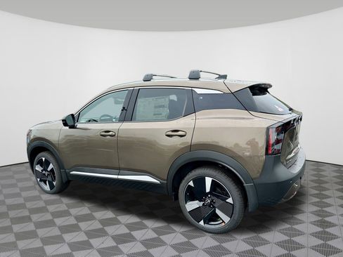 New 2026 Nissan Kicks SR w/ Cold Weather Package image 9