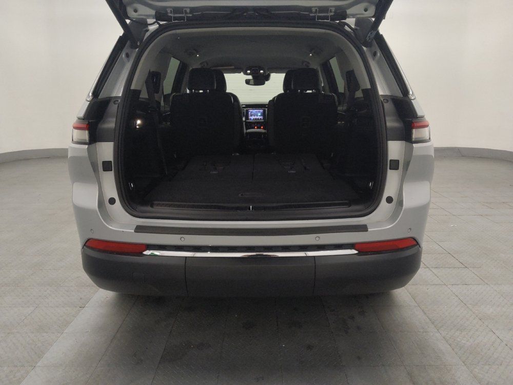 Used 2022 Jeep Grand Cherokee L Limited AWD/4WD image 29