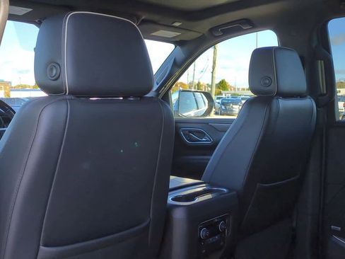 Used 2021 Chevrolet Tahoe Premier w/ Premium Package image 16