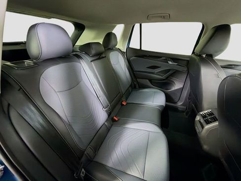 New 2026 Volkswagen Tiguan SE FWD image 26