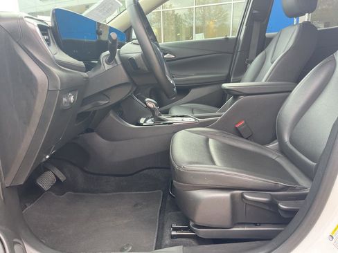 Used 2024 Buick Encore GX Sport Touring image 12