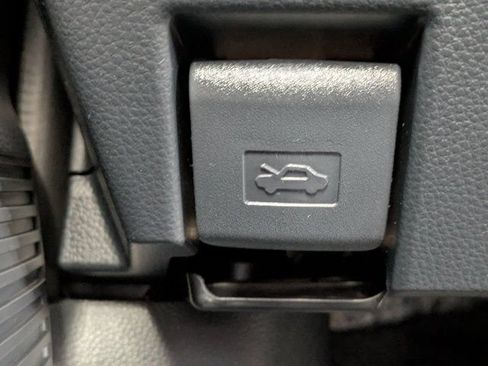 New 2025 Toyota Prius Plug-In Hybrid FWD image 27
