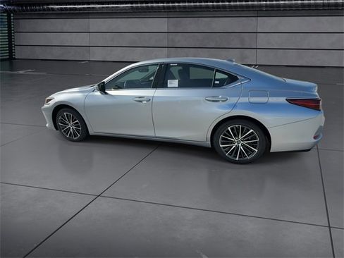 New 2025 Lexus ES 350 w/ Premium Package image 5