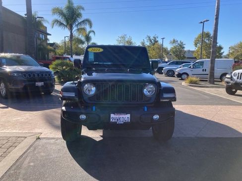 Used 2024 Jeep Wrangler Unlimited image 2