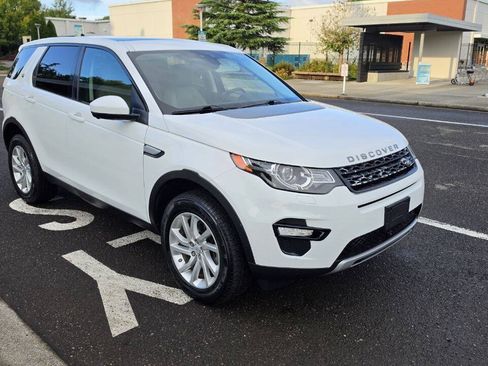 Used 2016 Land Rover Discovery Sport HSE AWD/4WD image 3