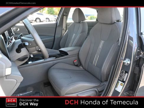 Used 2025 Hyundai Elantra Sport FWD image 18