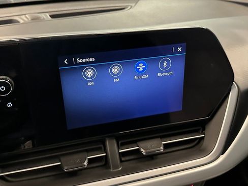 Used 2025 Chevrolet Trax LS w/ LS Convenience Package image 11