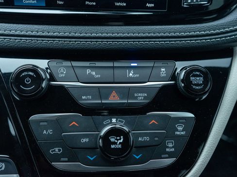 Used 2023 Chrysler Pacifica Limited image 20