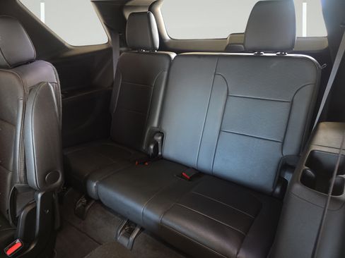 Used 2023 Chevrolet Traverse High Country AWD/4WD image 28