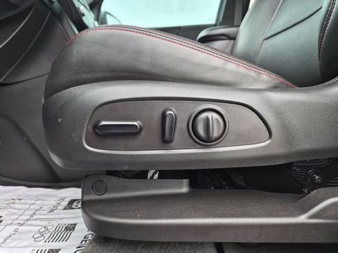 Used 2023 Chevrolet Equinox RS w/ RS Leather Package FWD image 17