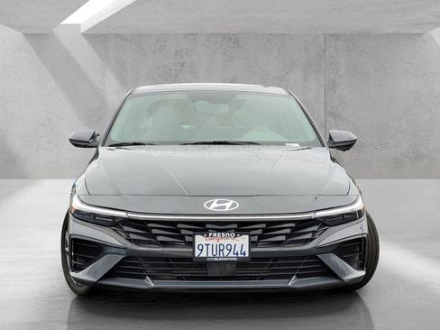 Used 2025 Hyundai Elantra SEL image 2