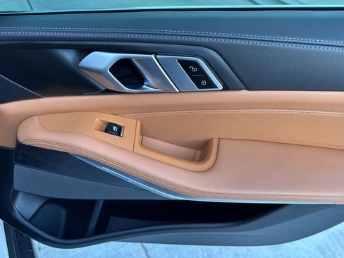 Used 2024 BMW X5 xDrive40i w/ Premium Package image 17