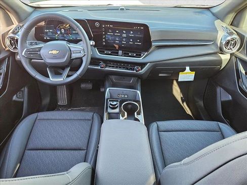 New 2026 Chevrolet Equinox LT w/ Convenience Package II FWD image 14