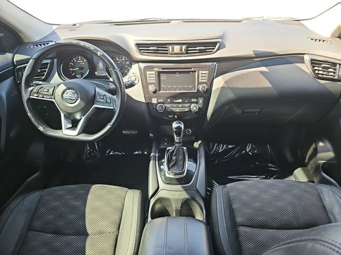 Used 2021 Nissan Rogue Sport SV w/ Technology Package AWD/4WD image 13