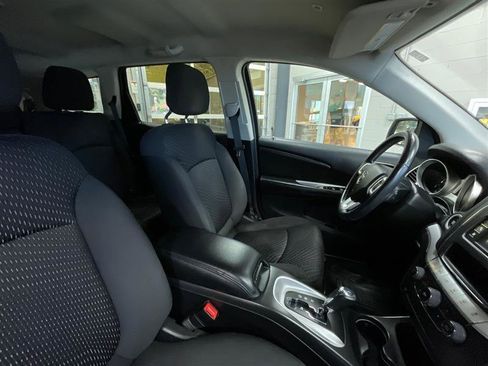Used 2018 Dodge Journey SE w/ Connectivity Group FWD image 26