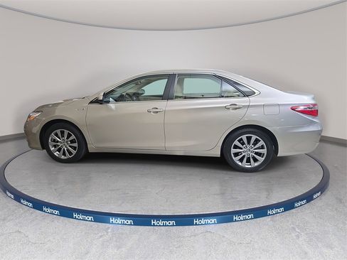 Used 2016 Toyota Camry XLE image 9