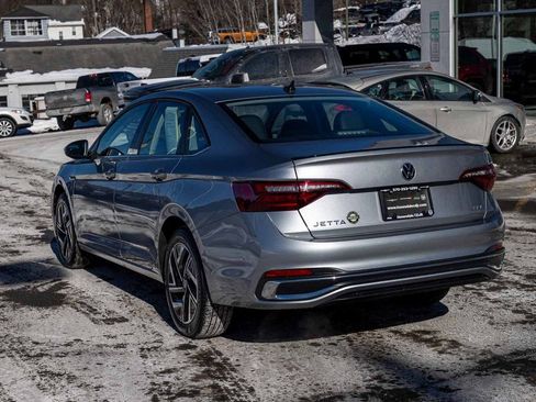 Used 2024 Volkswagen Jetta SEL image 6