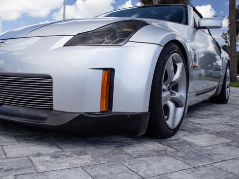 Used 2006 Nissan 350Z Touring RWD image 12