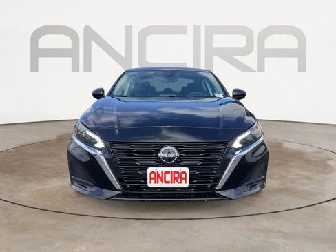 Used 2024 Nissan Altima 2.5 SV FWD image 8