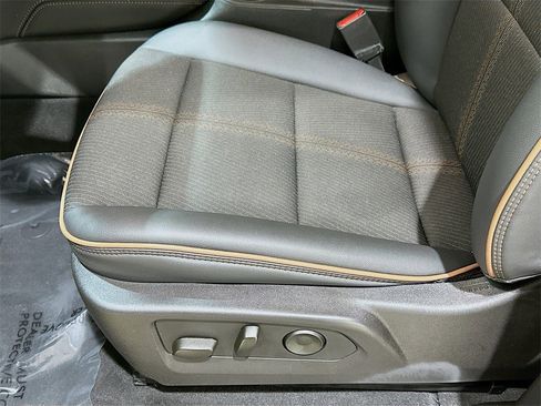 Certified 2024 GMC Canyon AT4 w/ Technology Package image 27