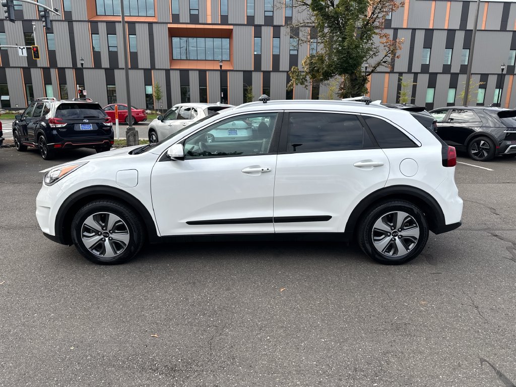Used 2018 Kia Niro EX FWD image 3