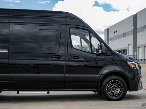 Used 2022 Mercedes-Benz Sprinter 2500 image 18
