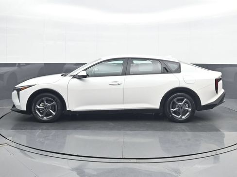 Used 2025 Kia K4 FWD image 3