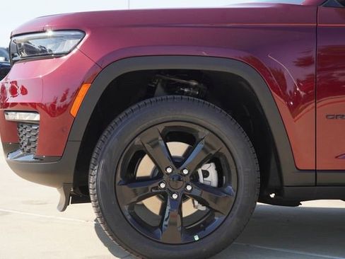 New 2025 Jeep Grand Cherokee L Limited w/ Luxury Tech Group II RWD image 5