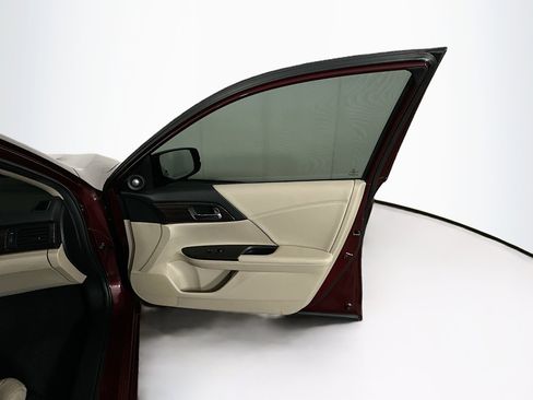 Used 2017 Honda Accord EX-L image 30