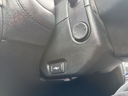 Used 2019 Ford Explorer Platinum image 33