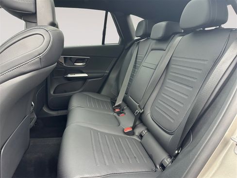 Used 2024 Mercedes-Benz GLC 300 4MATIC image 13