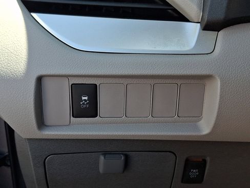 Used 2020 Toyota Sienna LE FWD image 24