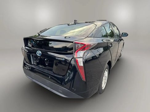 Used 2018 Toyota Prius Three FWD image 8