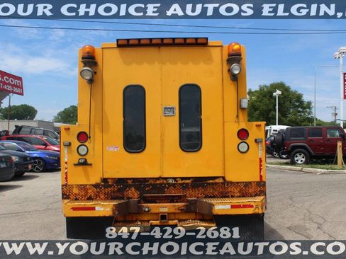 Used 2009 Ford F550 2WD Regular Cab Super Duty image 4