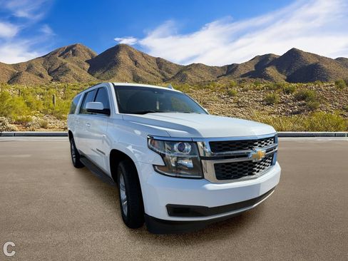 Used 2015 Chevrolet Suburban LT RWD image 5