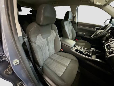 Used 2023 Kia Sorento LX image 32