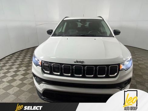 Used 2022 Jeep Compass Latitude AWD/4WD image 6
