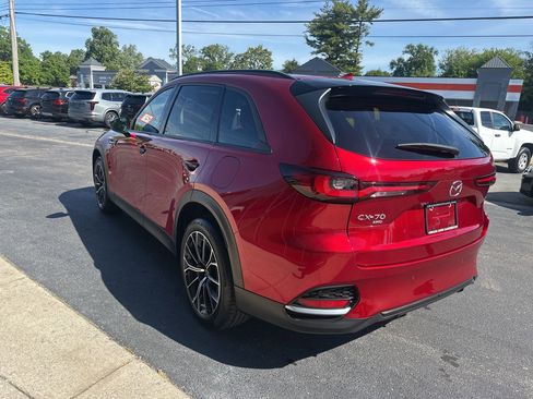 Used 2025 MAZDA CX-70 Plug-In Hybrid w/ Premium Pkg image 4