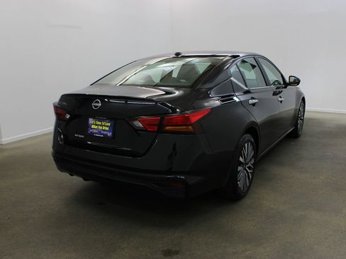 Used 2025 Nissan Altima 2.5 SV image 5