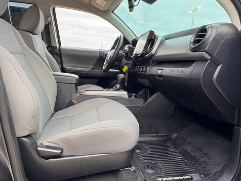 Used 2019 Toyota Tacoma SR5 image 38