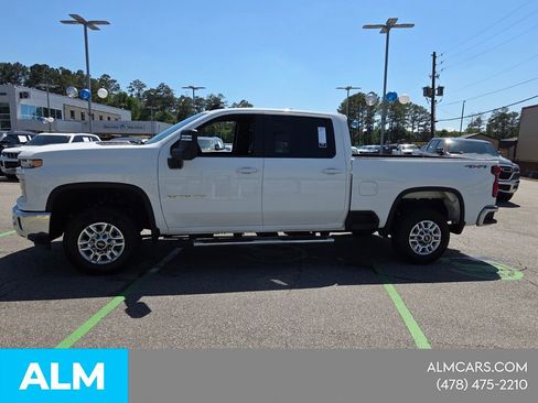 Used 2025 Chevrolet Silverado 2500 LT w/ Convenience Package AWD/4WD image 5