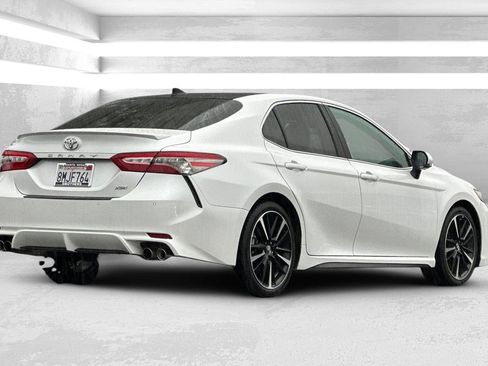 Used 2019 Toyota Camry XSE image 4