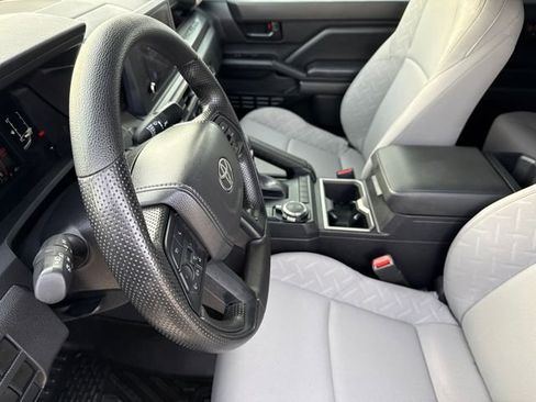Used 2024 Toyota Tacoma SR5 AWD/4WD image 18