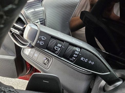 New 2026 Chevrolet Equinox LT w/ Convenience Package II FWD image 32