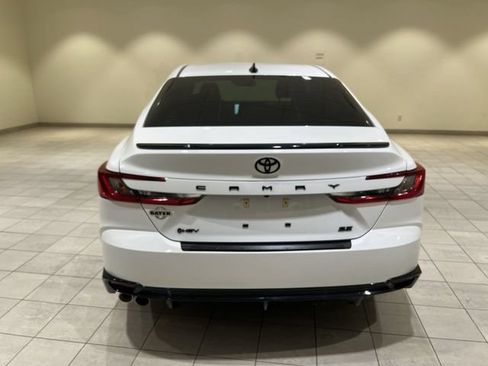 Used 2026 Toyota Camry Hybrid w/ Multimedia Upgrade Package FWD image 4
