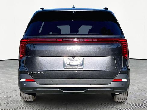 Certified 2025 Kia Carnival SX Prestige image 4