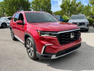 Used 2025 Honda Pilot Touring video 1