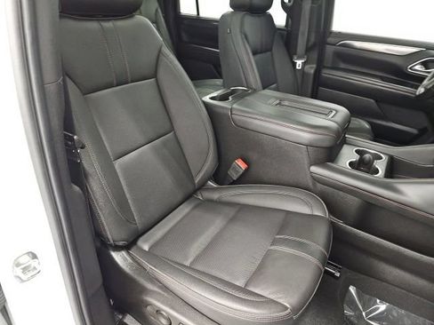 Used 2023 Chevrolet Suburban RST w/ Luxury Package AWD/4WD image 40